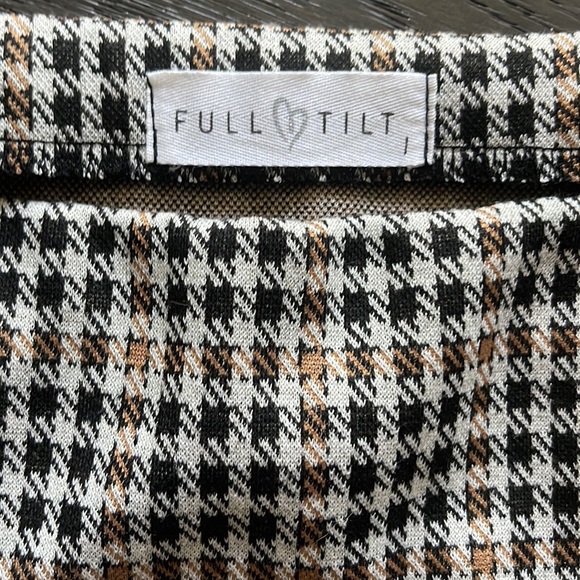Full Tilt pull on mini skirt in plaid - Picture 3 of 6
